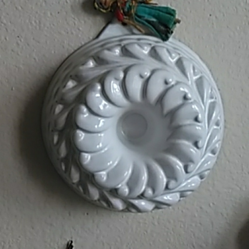 White Heavy Clay Mold Vintage Decor